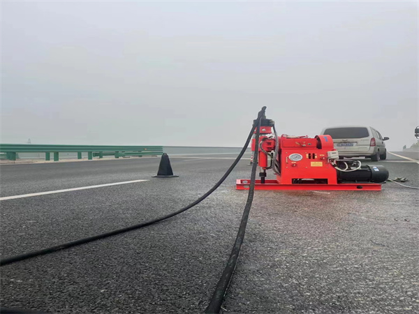 龙港马路路基路面开裂下沉注浆加固灌浆